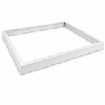 Weißer quadratischer Aufbaurahmen für LED Panels 62 × 62 cm ohne Panel auf weißem Hintergrund