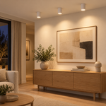 Anwendungsbeispiel der GU10 LED in weißen Deckenstrahlern im Wohnzimmer mit warmweißem Licht