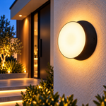 LED Wandleuchte Halo 33W Anthrazit – Anwendungsbeispiel an Außenfassade